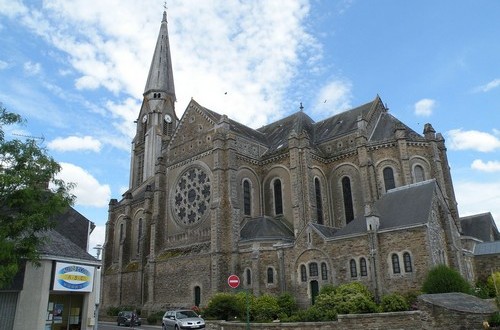 Fermeture de l’église de Bouvron : la lourde facture du laxisme de la municipalité socialiste