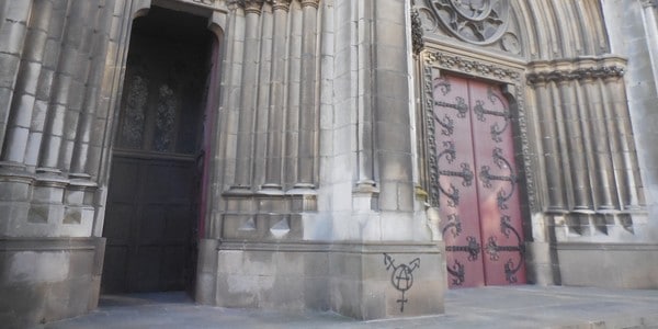 Nantes. Tags anarchistes sur l'église Saint-Clément - Breizh Info