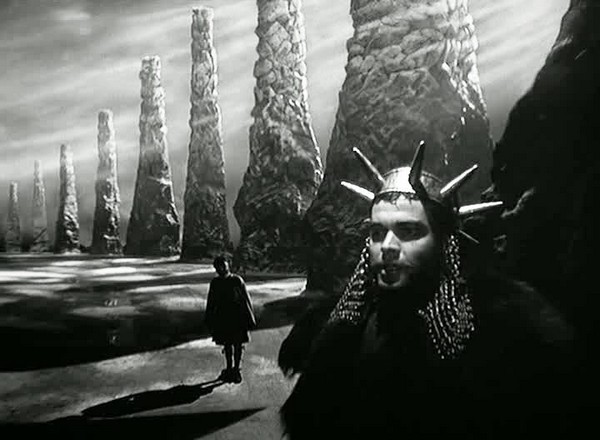 Macbeth, le drame écossais shakespearien tourné par Orson Welles. [DVD]