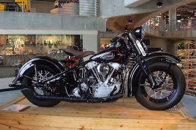 Harley_Davidson_61_OHV_1940_Barber