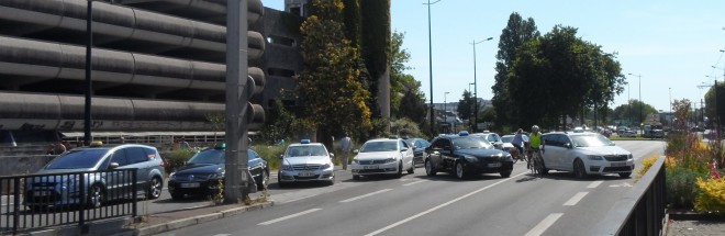 Les taxis perturbent lourdement la circulation à Nantes