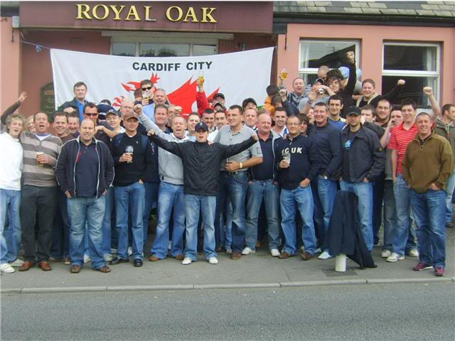 cardiff_galles_hooligans