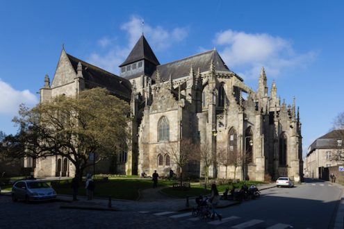Angle sud-est de l'église Saint-Malo, Dinan, France
