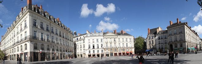 Vols de portables place du Bouffay