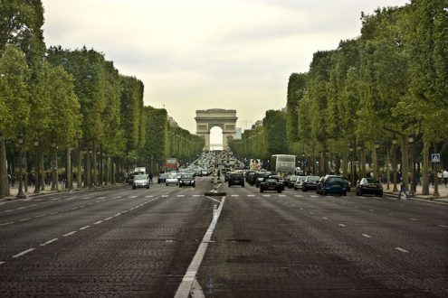 Avenue_des_Champs-Élysées_2009