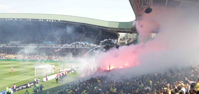 FC Nantes Bordeaux Derby Fumigènes