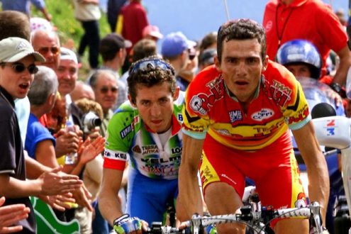 richard-virenque-flanque-de-robert-heras-sur-joux-plane-en-2000-cyclisme-tour-de-france_bd93c9f4998094b0336c22f2275bbd15