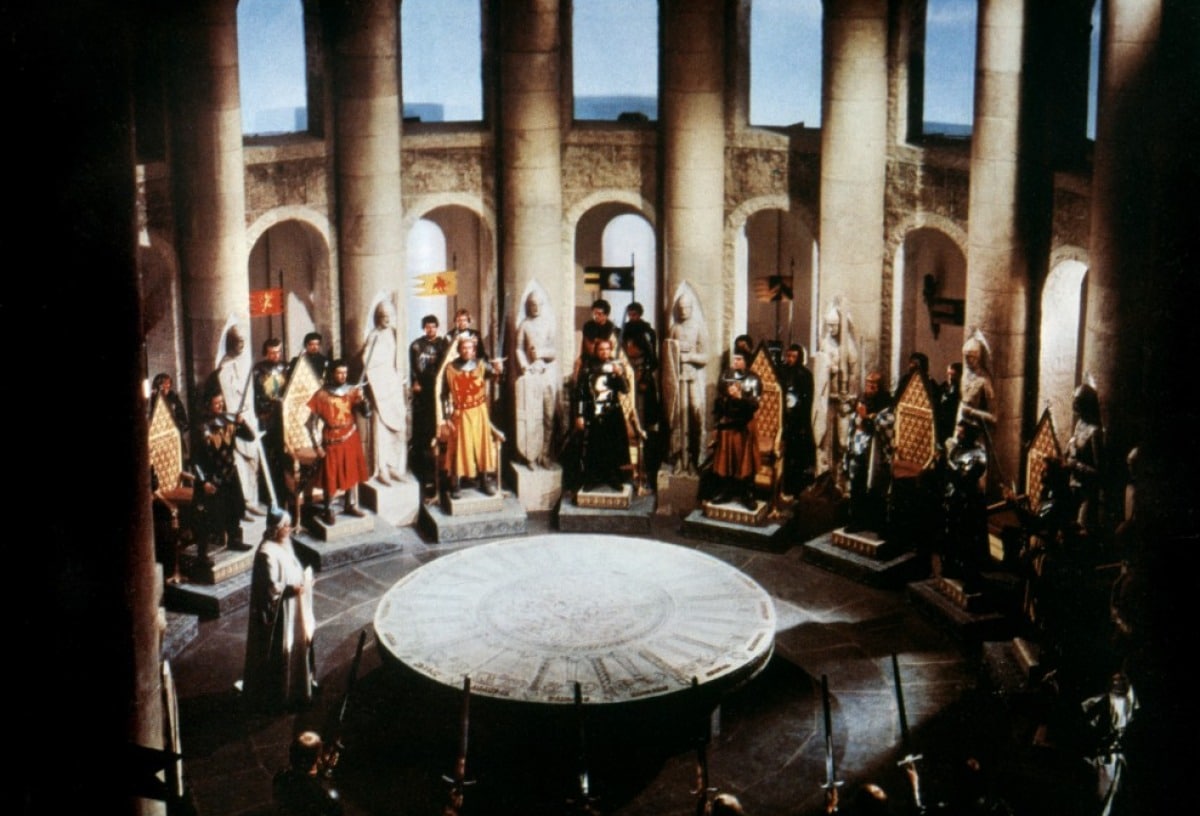 Knights of the round table. Король Артур и 12 рыцарей круглого стола. Камелот круглый стол короля Артура. Рыцари круглого стола фильм 2004. Король Артур и Рыцари круглого стола Автор.
