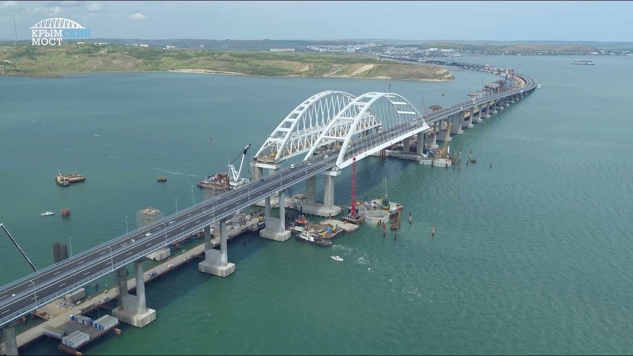 crimee vladimir poutine inaugure le pont du detroit de kertch