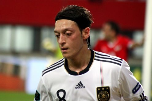 Özil