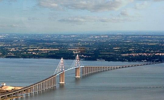 Pont_de_Saint-Nazaire-vue_aérienne