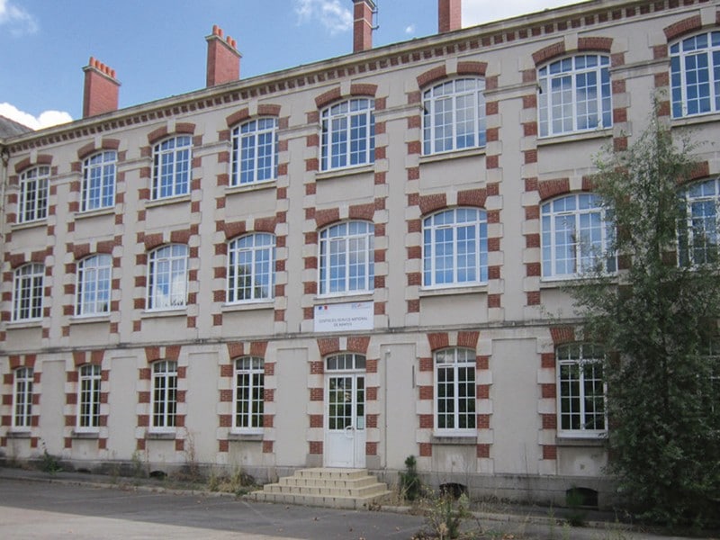 Résultat de recherche d'images pour "Nantes. Arrivée de migrants dans le quartier Saint Donatien"