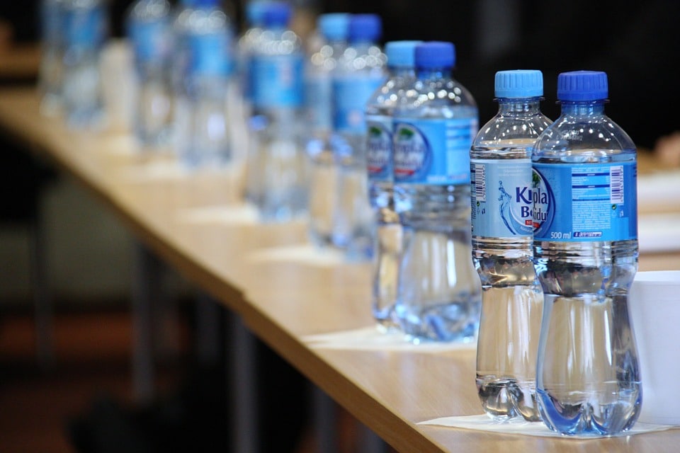 L'eau en bouteille plastique : un constat alarmant