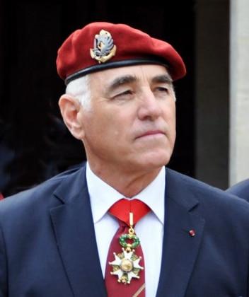 Union Nationale des Parachutistes : hommes d’honneur, présidents soumis Le-Général-Patrice-Caille