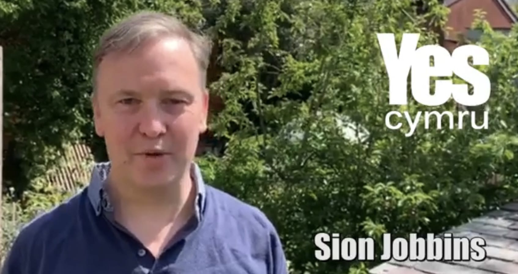 Yes Cymru : Siôn Jobbins a ro e zilez (abalamour d’ar wokisted ?)