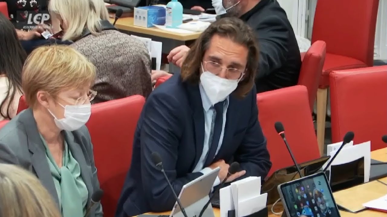 Ce député LREM enflamme l'Assemblée nationale en s'opposant brillamment au pass vaccinal !