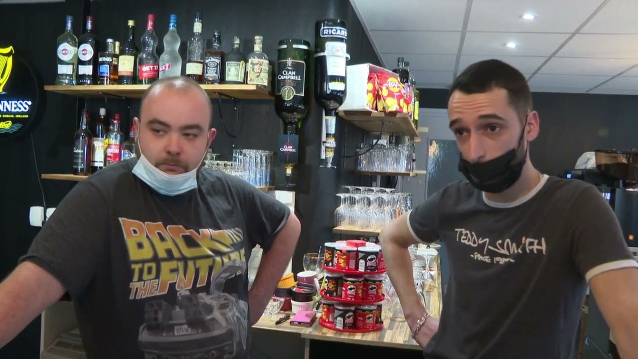 A Lignol, dans le centre-Bretagne, le nouveau bar-brasserie est aussi un garage