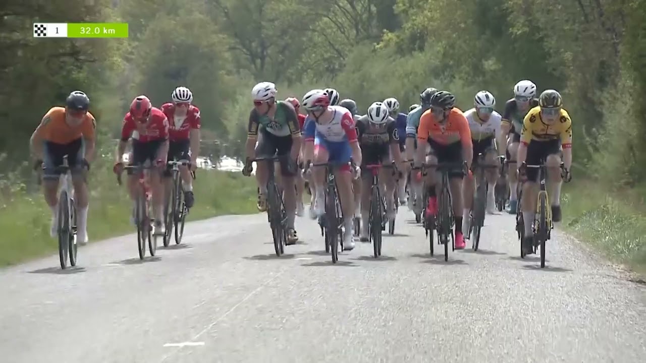 Tour de Bretagne 2022. Alex Baudin remporte en solitaire la 3ème étape entre Lohéac et Le Hinglé.