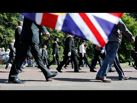 Des dizaines de milliers d'unionistes célèbrent le centenaire de l'Irlande du Nord à Belfast
