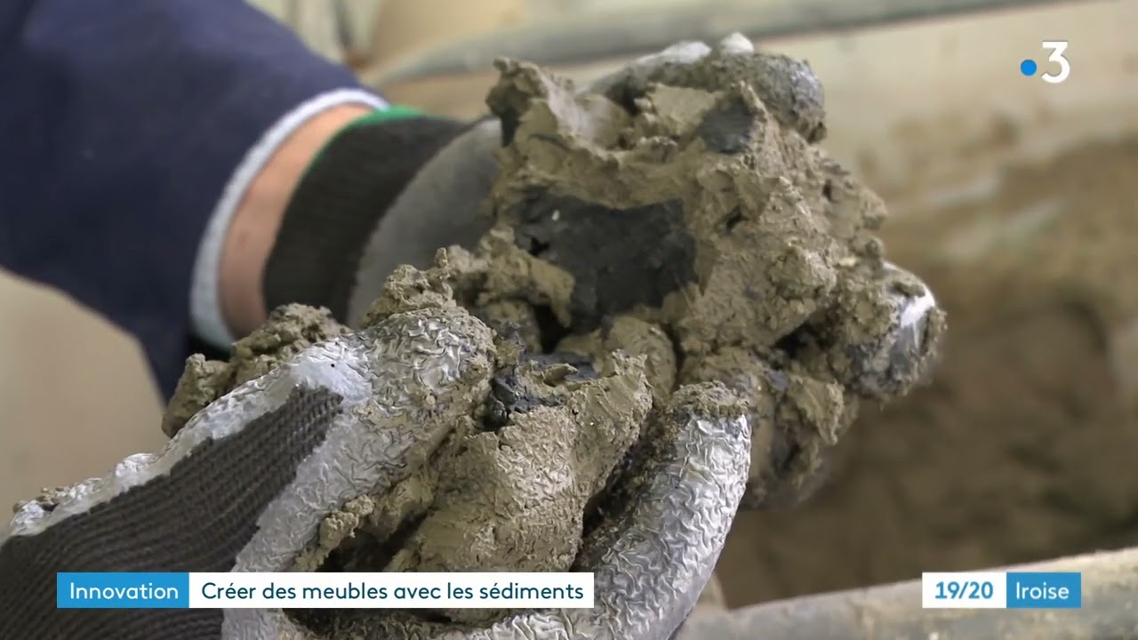 Brest, Morlaix. Des meubles avec des sédiments des ports