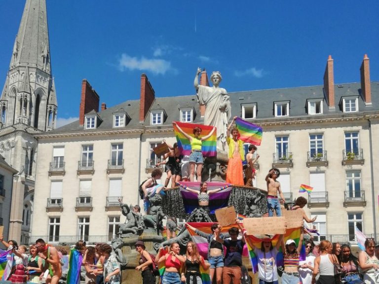 Nantes. 13 000 personnes à la Gay Pride... Nantes. 13 000 personnes à la Gay Pride...
