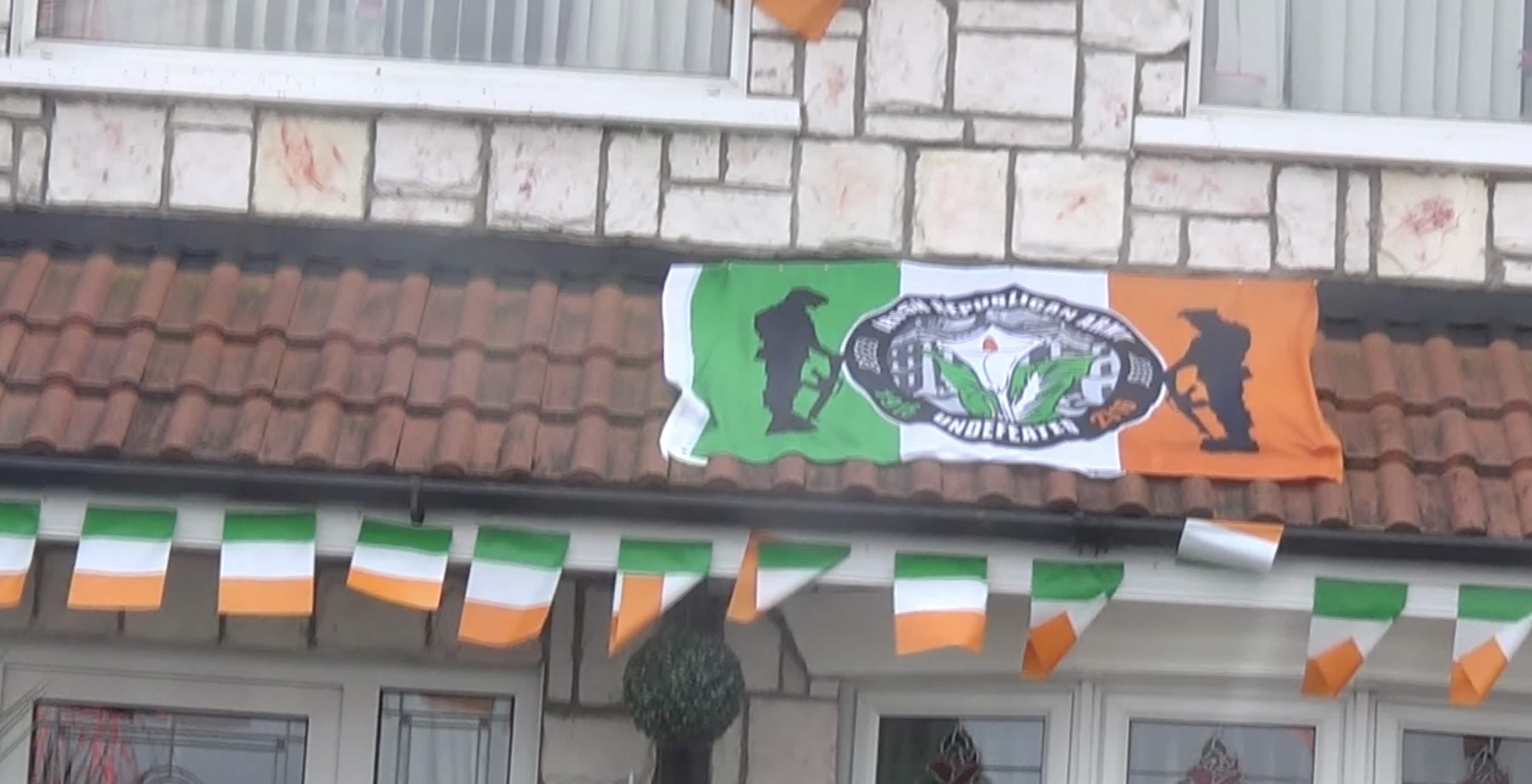 Les drapeaux communautaires pourraient être interdits dans les nouveaux lotissements en Irlande du Nord