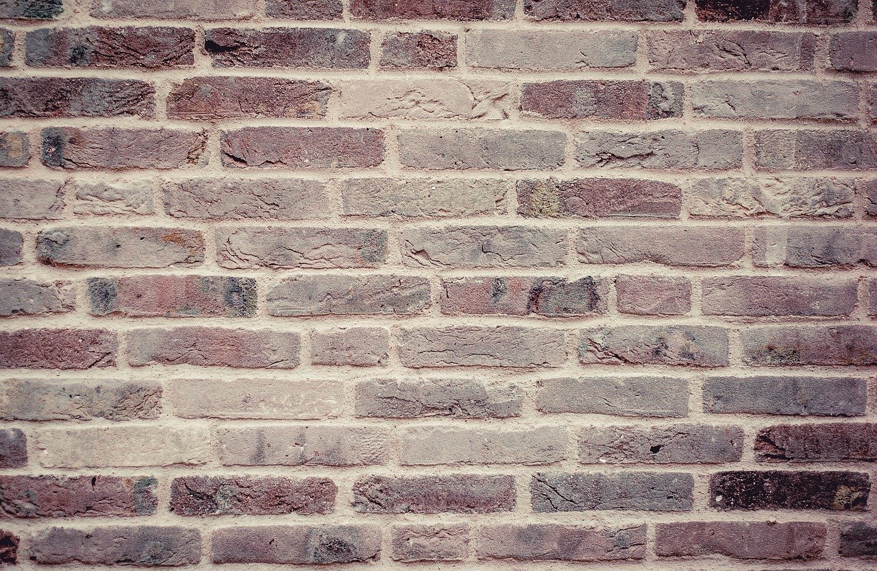 La Roche-sur-Yon : un mur “à la nord-irlandaise” construit entre deux quartiers pour protéger du trafic de drogue (1/1)
