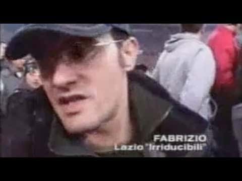 La presse italienne publie la vidéo de l'exécution de Fabrizio Piscitelli dit Diabolik, l'un des leaders des Irriducibili Lazio assassiné en 2019