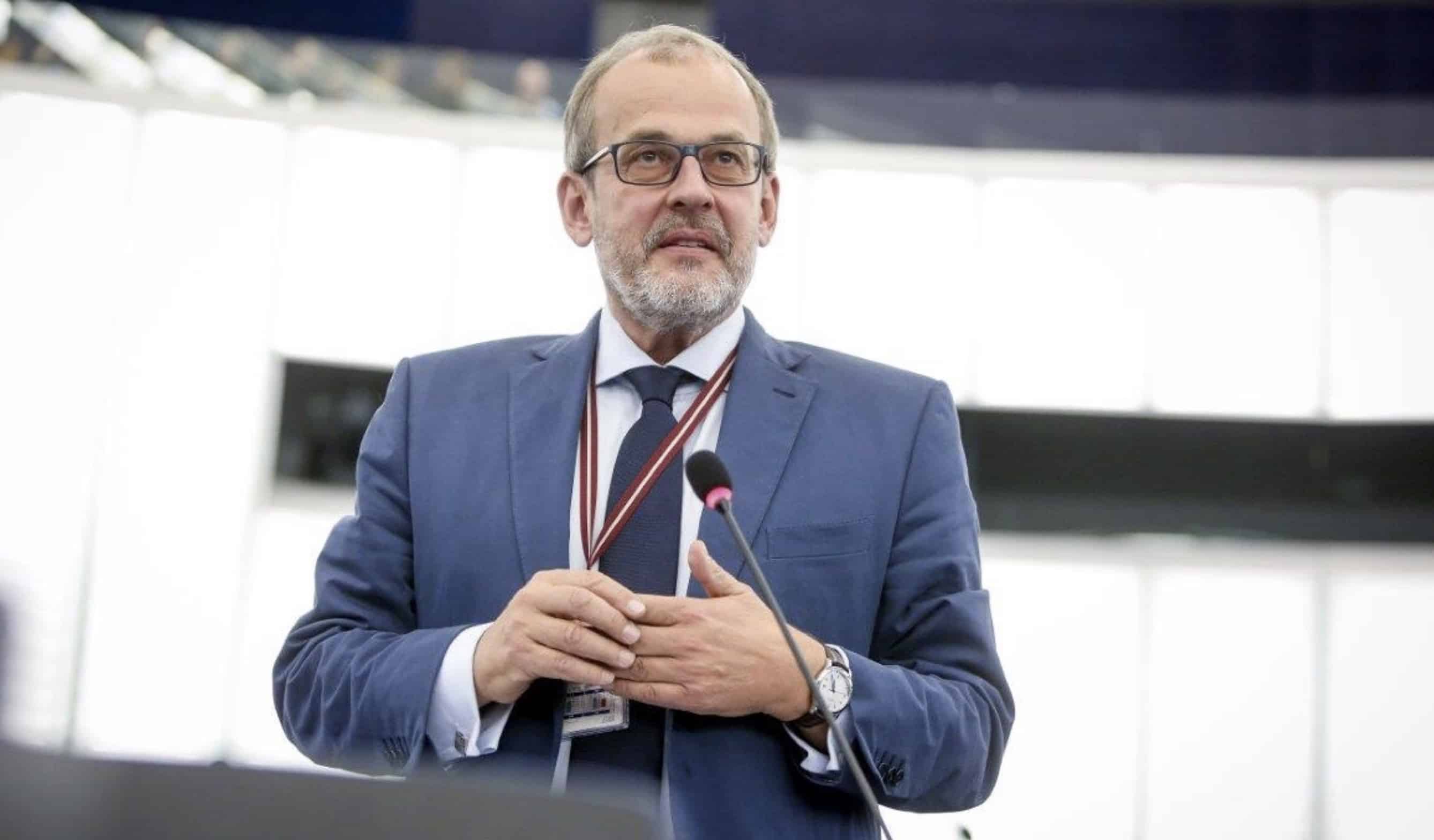 Roberts Zīle : « Le centre de décision de l’UE est devenu plus à droite » [Interview]